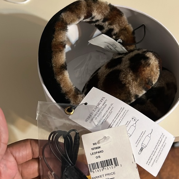 UGG earmuffs - Picture 5 of 5